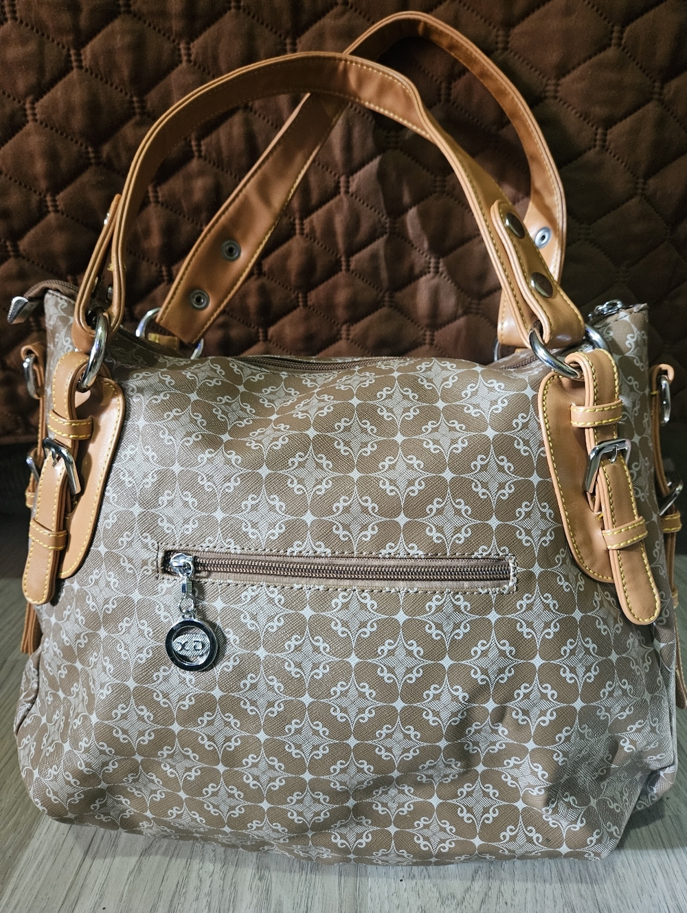 💥Sale💥Neutral Tan Patterned XD Shoulder Bag with Leather Trim - Picture 3 of 13